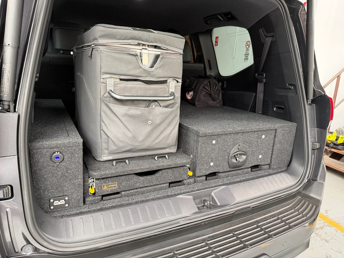 LandCruiser 300 INFINITY Signature system with Engel fridge, PowerDeck Alpha 105 and powered left side wing