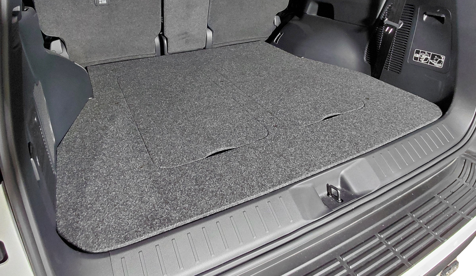 LandCruiser 300 INFINITY false floor installed in the vehicle