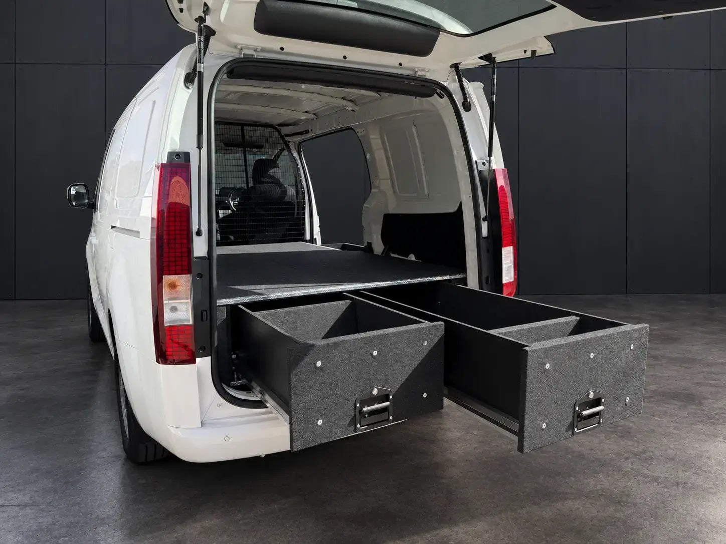 Hyundai Staria Load